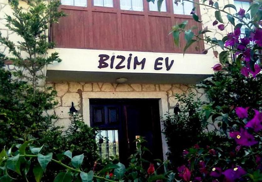 Bizim Ev Hotel (Adults Only) Alacati Exterior photo